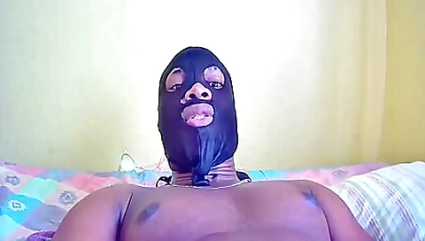 Hawt slutty rhianna likes to fuck