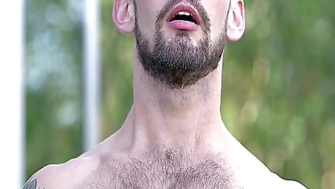 Hawt sweetheart's pussy on the beach