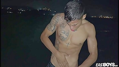 Hot blondes eat each other pussy