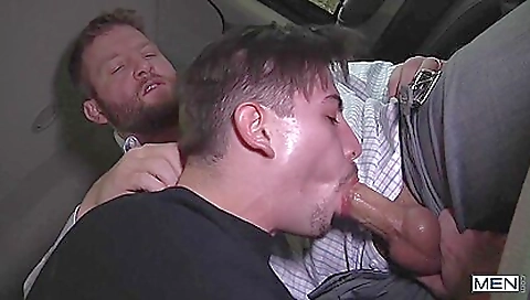 Sexy young blonde officerap verucaes