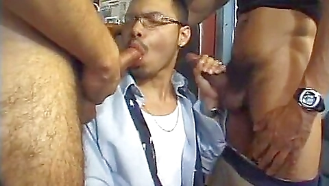 Married girl with huge ass gets fucked in public