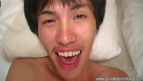 Sexy cutie masturbation in the gym