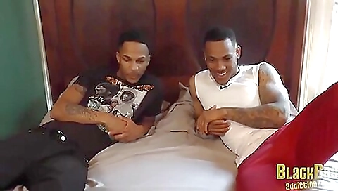 Mash canadanow bush & cum- spreads her ass