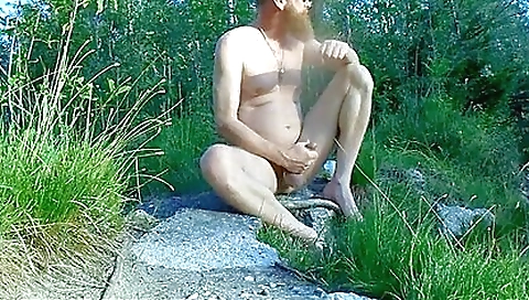 Hawt girl has sexy time thumbs