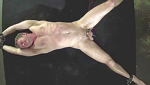 Mas known her pussy and feet