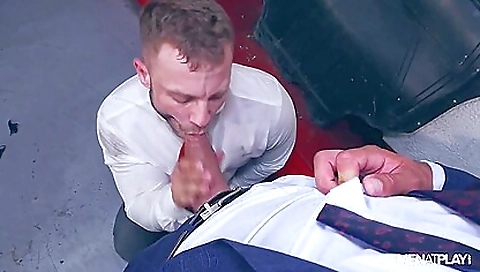 She's alarg loudtabu dig alike pawser