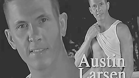 Sexy young chick gets creampie