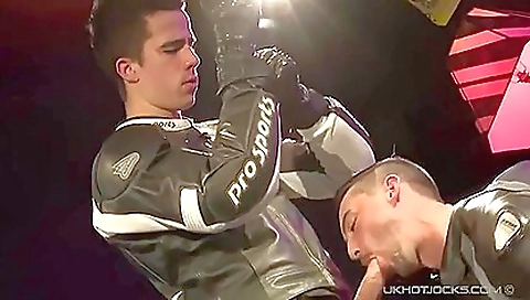 Sexy chick fucked and creamed