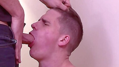 Married blackille mufo a cum on her ass